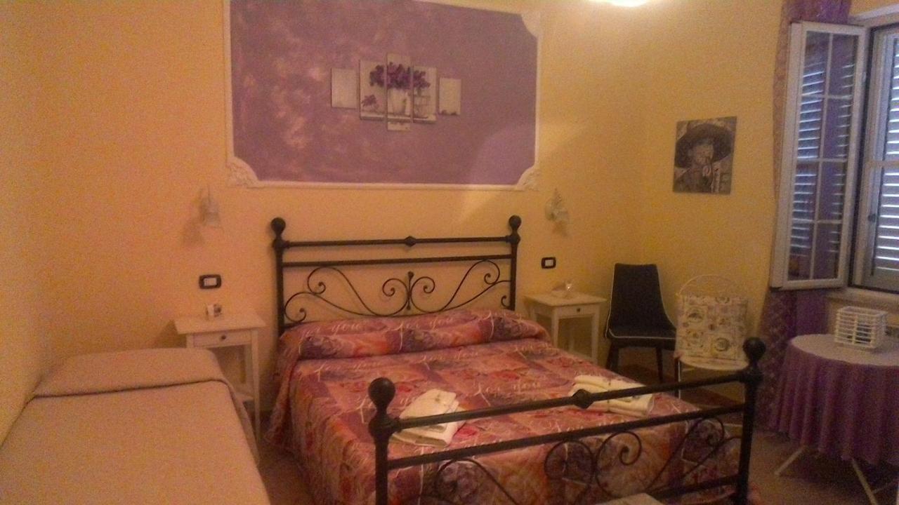 Bed and Breakfast La Bella Ninfa Сермонета Екстер'єр фото